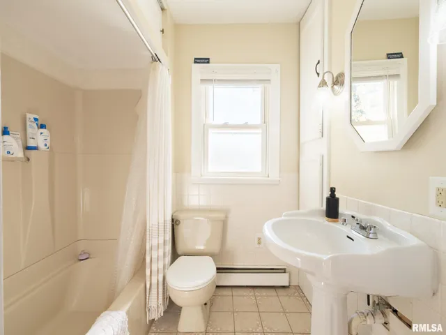 $175,000 | 700 East Maywood Avenue, Peoria, IL 61603