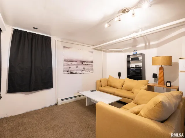 $175,000 | 700 East Maywood Avenue, Peoria, IL 61603