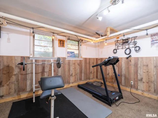 $175,000 | 700 East Maywood Avenue, Peoria, IL 61603