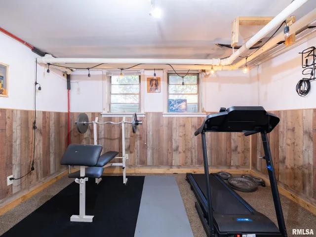 $175,000 | 700 East Maywood Avenue, Peoria, IL 61603