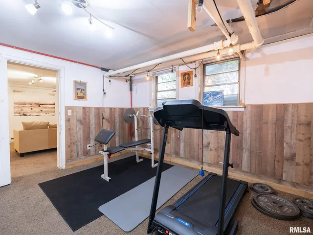 $175,000 | 700 East Maywood Avenue, Peoria, IL 61603