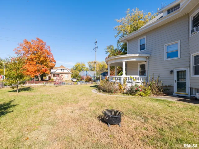 $175,000 | 700 East Maywood Avenue, Peoria, IL 61603