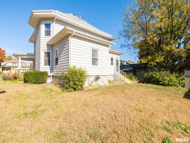 $175,000 | 700 East Maywood Avenue, Peoria, IL 61603