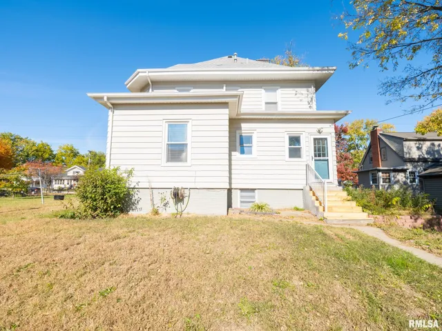 $175,000 | 700 East Maywood Avenue, Peoria, IL 61603