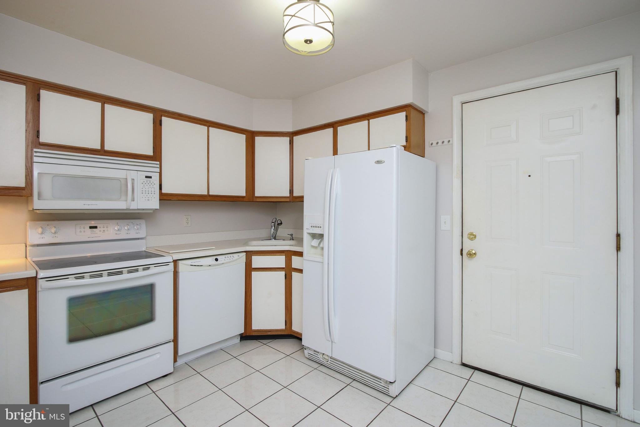 11920 Liberty Road, Unit 102A Frederick, MD 21701 - Photo 3 of 22 Kitchen