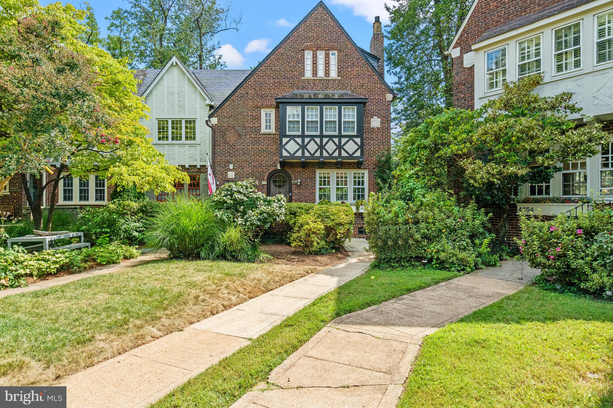 Semi-Detached | Deep Front Garden