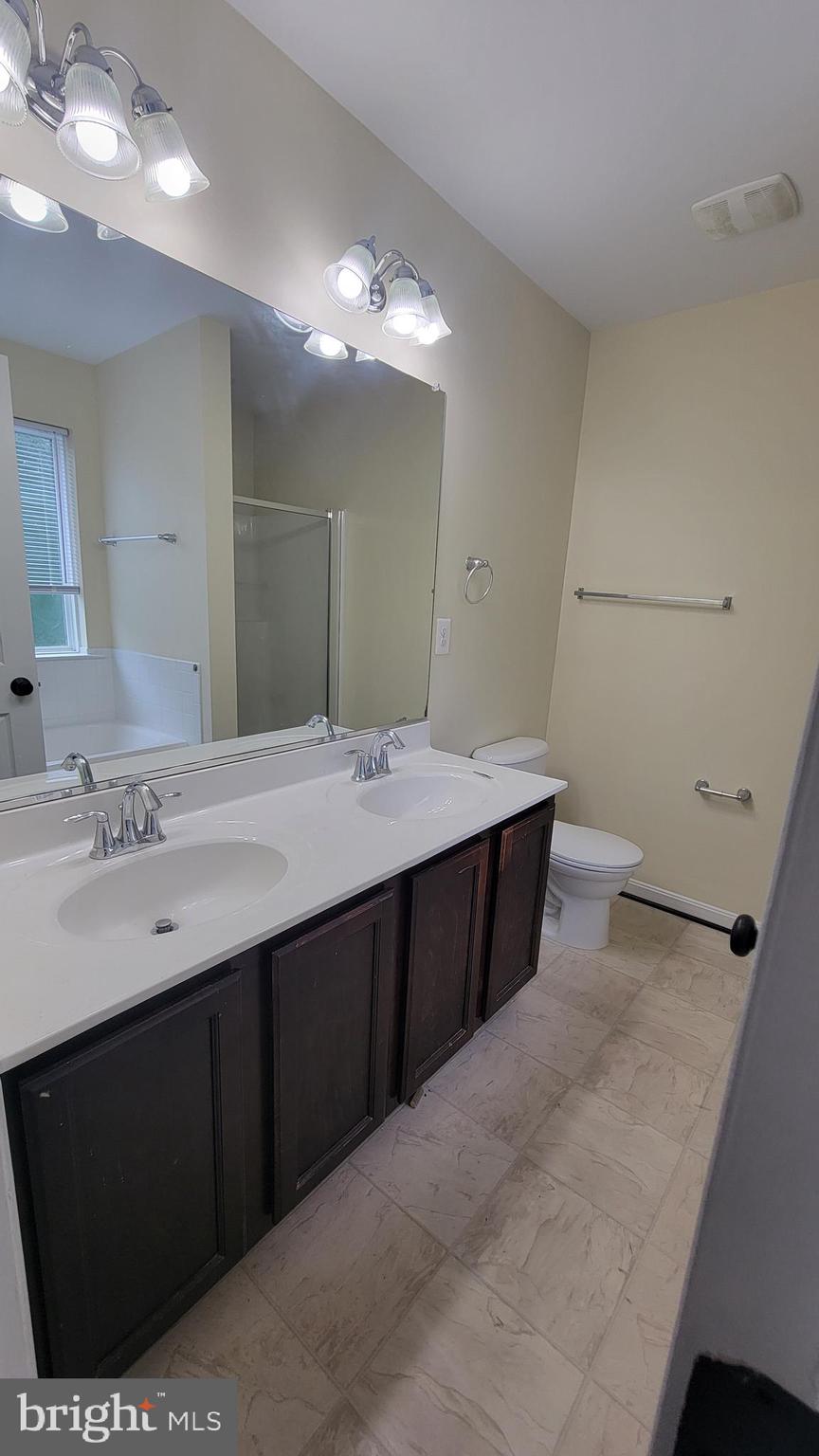2360 Silver Fox Way Locust Grove, VA 22508 - Photo 21 of 30 Primary Bath