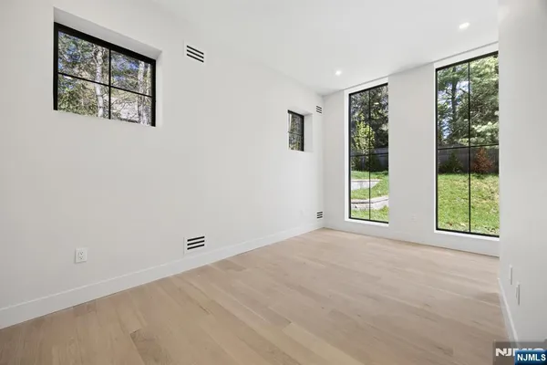 $20,000 | 242 Hardenburgh Avenue, Demarest, NJ 07627