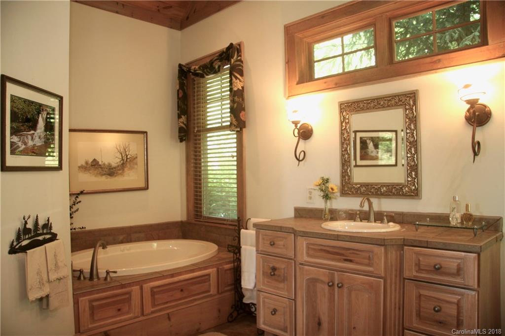 355 Round Top Mountain Road Sapphire, NC 28774 - Photo 14 of 27 Gallery Image 14