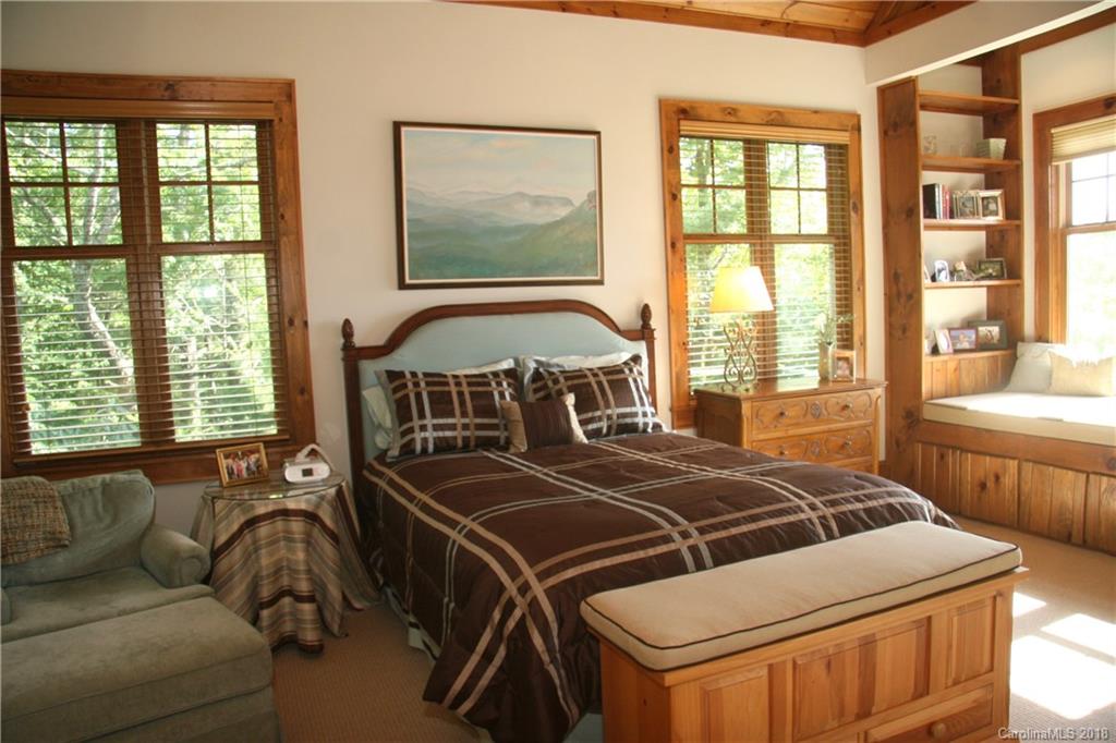 355 Round Top Mountain Road Sapphire, NC 28774 - Photo 10 of 27 Gallery Image 10