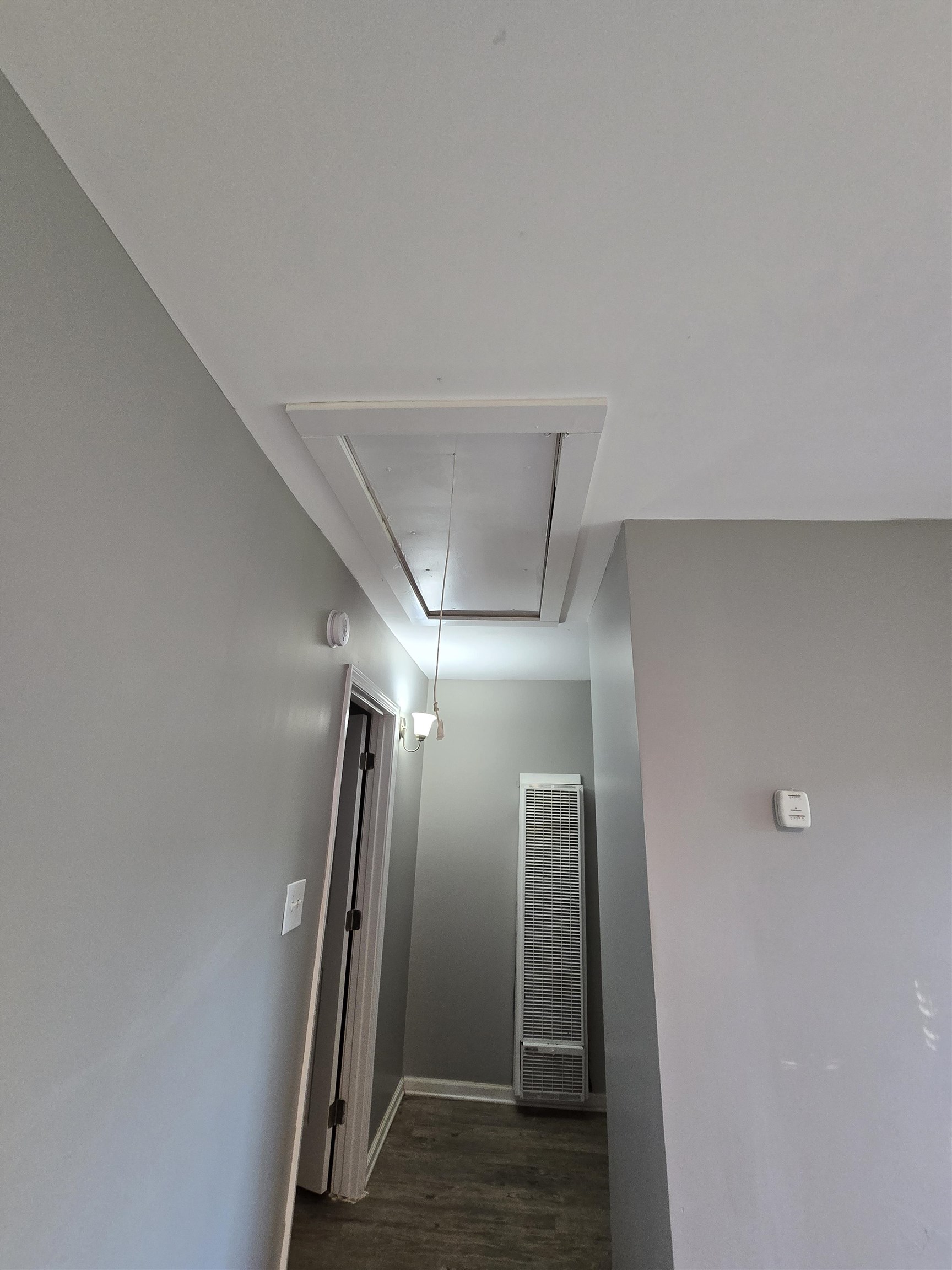1572 Hanauer Street Memphis, TN 38109 - Photo 33 of 39 a view of hallway with stairs