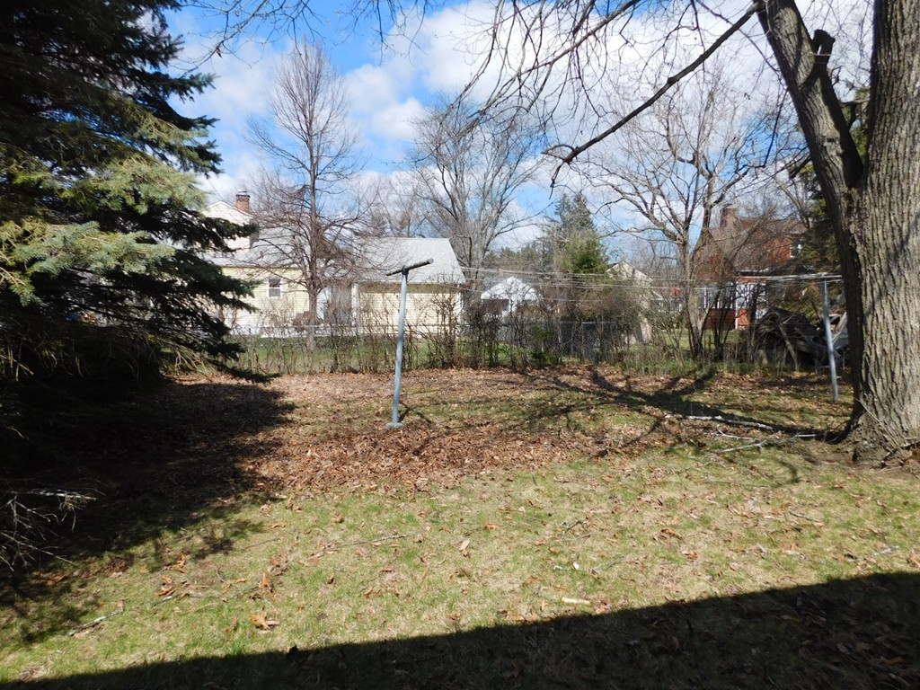 26 Briggs Street Springfield, MA 01151 - Photo 3 of 18 Gallery Image 3