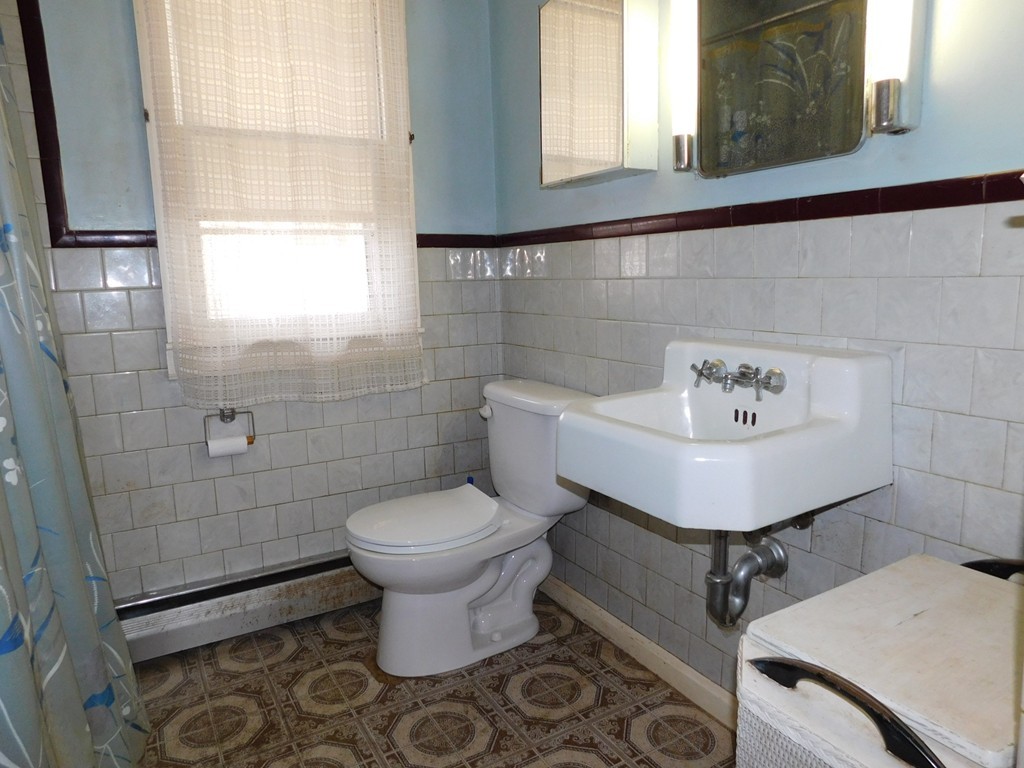 26 Briggs Street Springfield, MA 01151 - Photo 8 of 18 Gallery Image 8