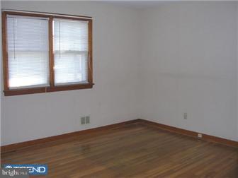 44 Edgewood Road Bordentown, NJ 08505 - Photo 4 of 12 Bedroom - Main