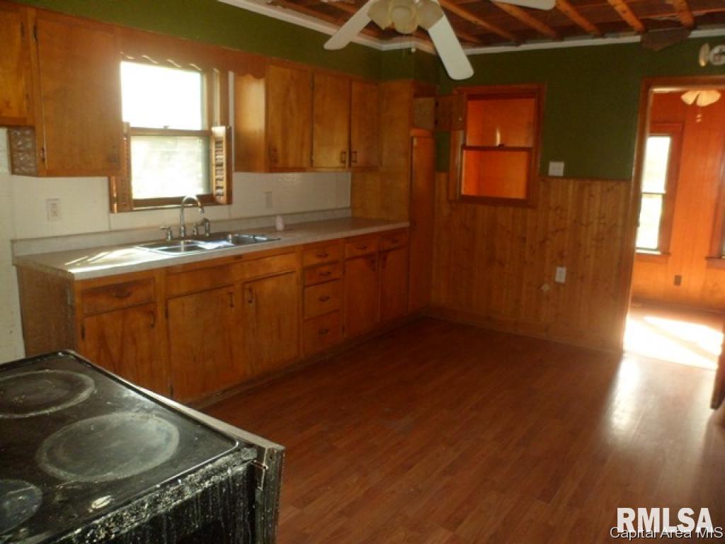 554 West Elliott Avenue Springfield, IL 62702 - Photo 6 of 9