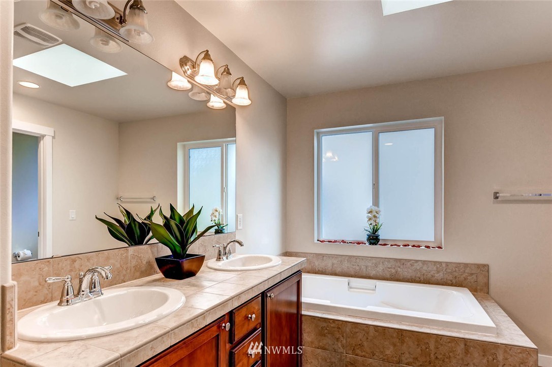 22316 36th Avenue Southeast Bothell, WA 98021 - Photo 17 of 23