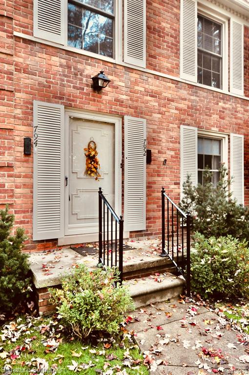 792 Trombley Road Grosse Pointe, MI 48230 - Photo 2 of 16