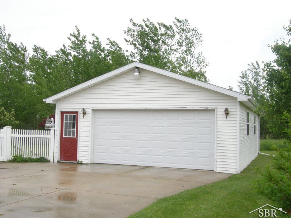 19101 South Raucholz Road Oakley, MI 48649 - Photo 2 of 16 31197741-1.JPG
