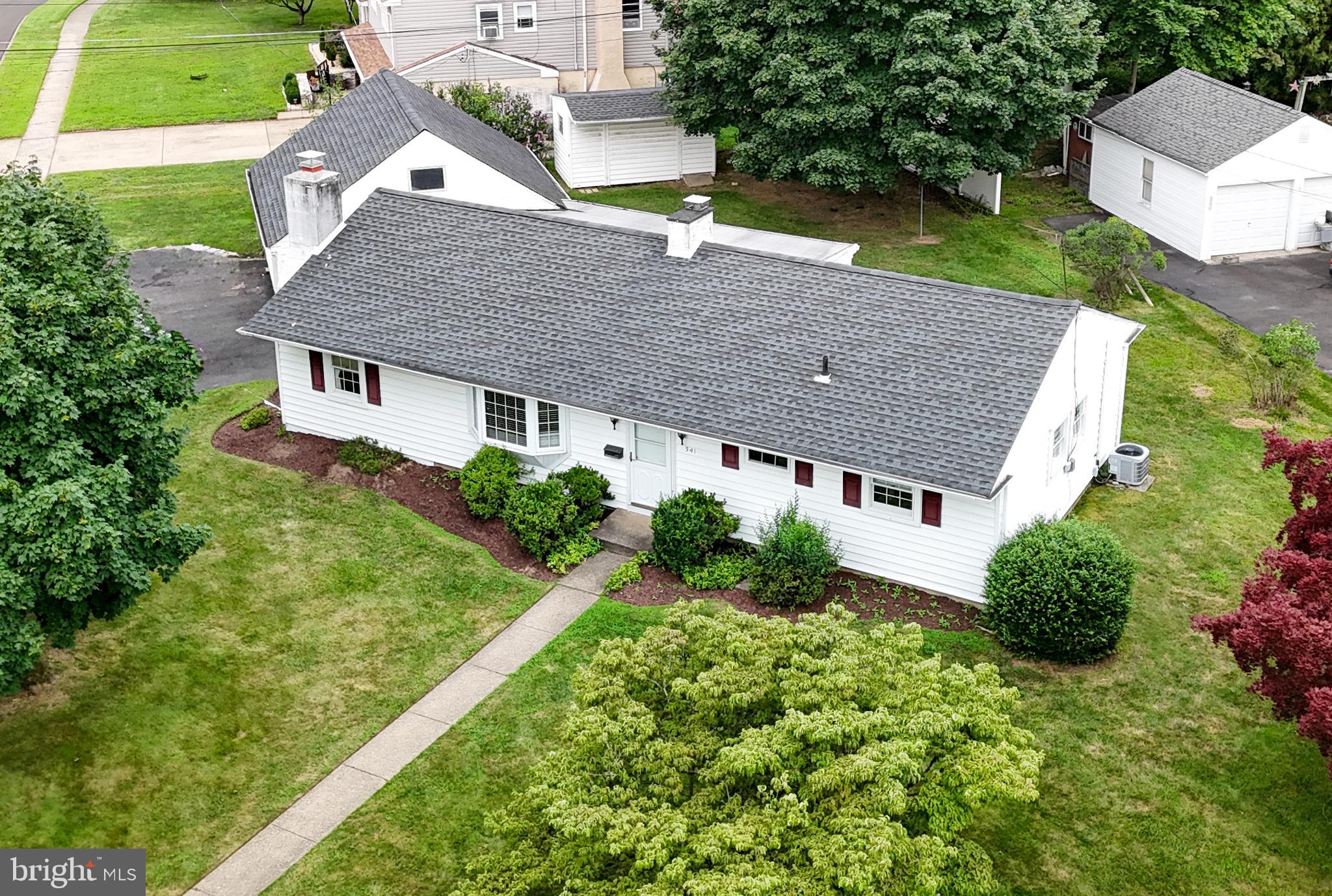 341 Clair Road Southampton, PA 18966 - Photo 3 of 42 Gallery Image 3