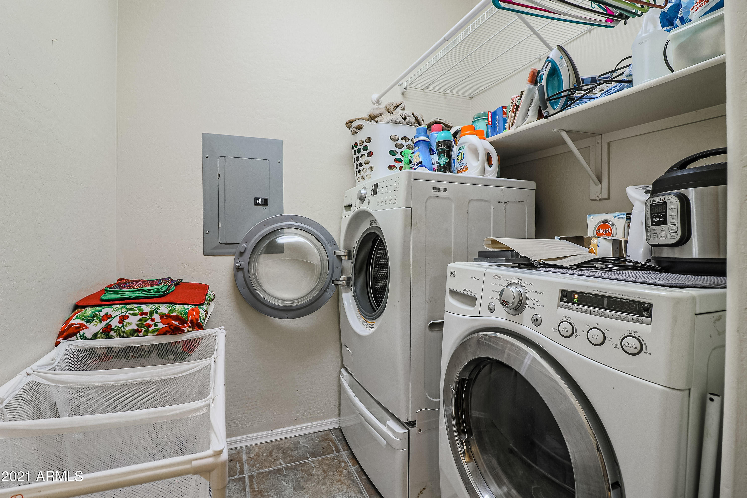 2150 East Bell Road, Unit 1114 Phoenix, AZ 85022 - Photo 17 of 29 Laundry