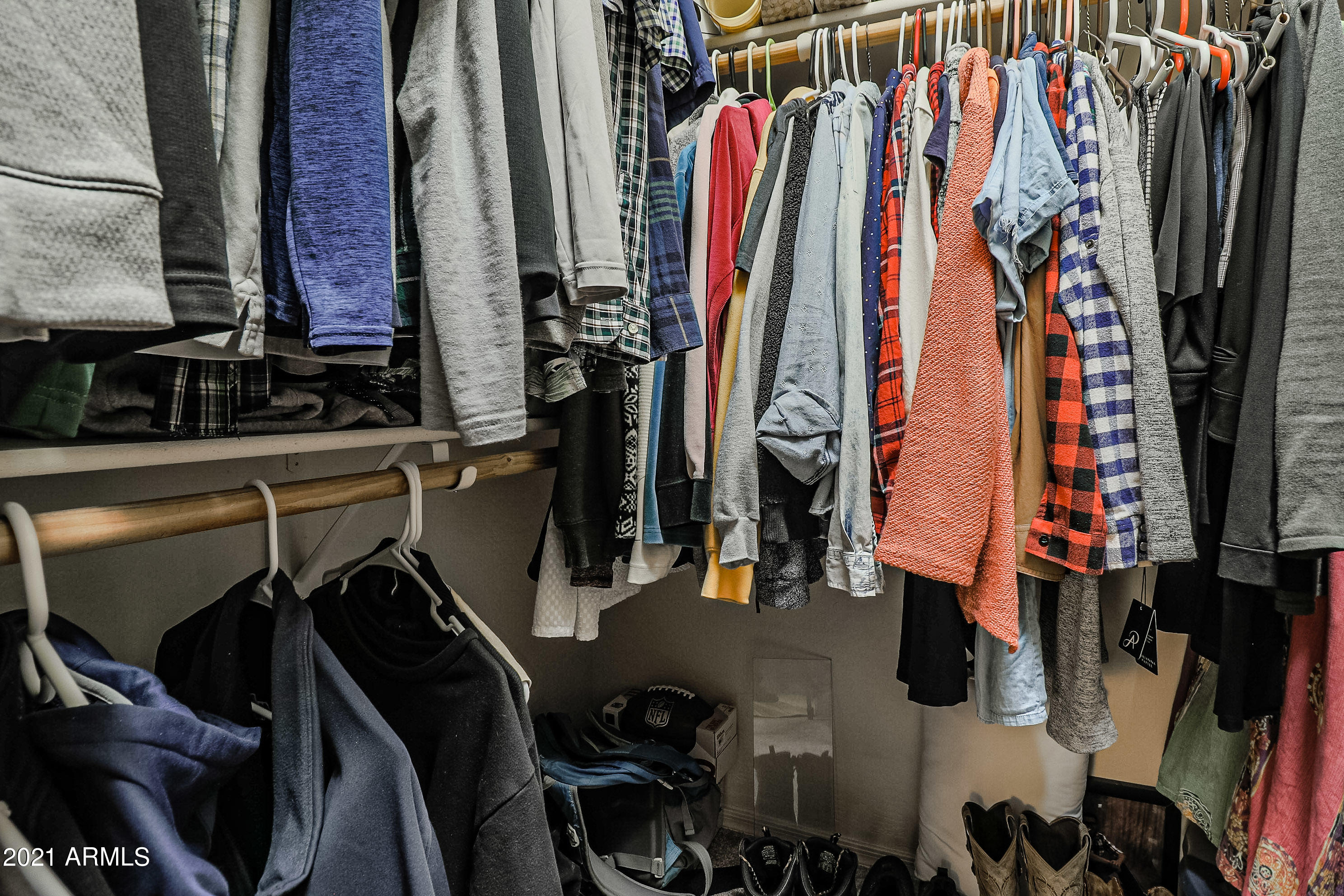 2150 East Bell Road, Unit 1114 Phoenix, AZ 85022 - Photo 20 of 29 Master Closet