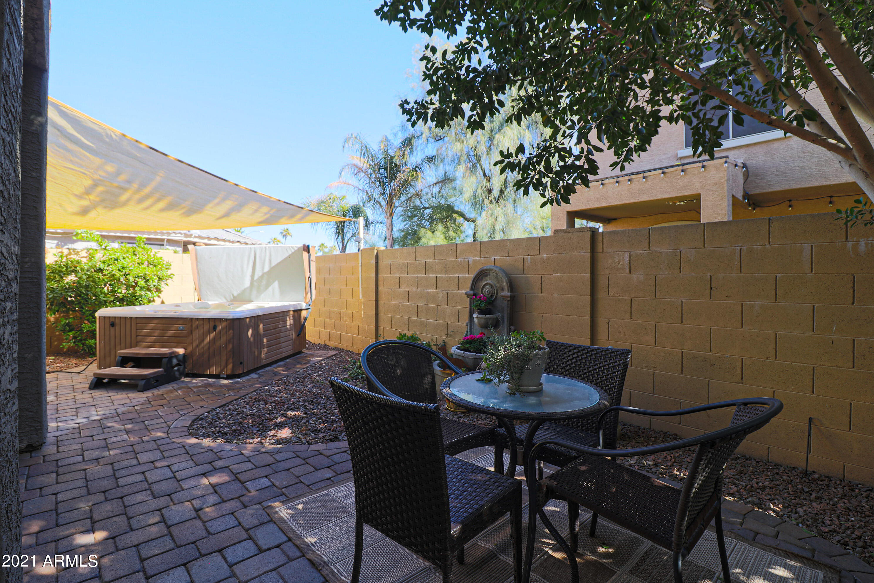 2150 East Bell Road, Unit 1114 Phoenix, AZ 85022 - Photo 8 of 29 Entertaining