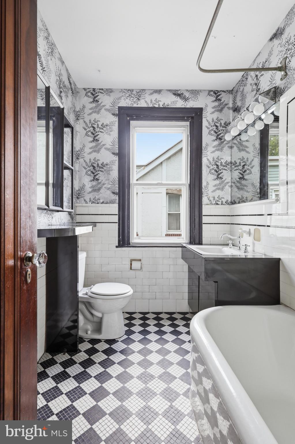 907 East Rittenhouse Street Philadelphia, PA 19138 - Photo 17 of 27 full bathroom