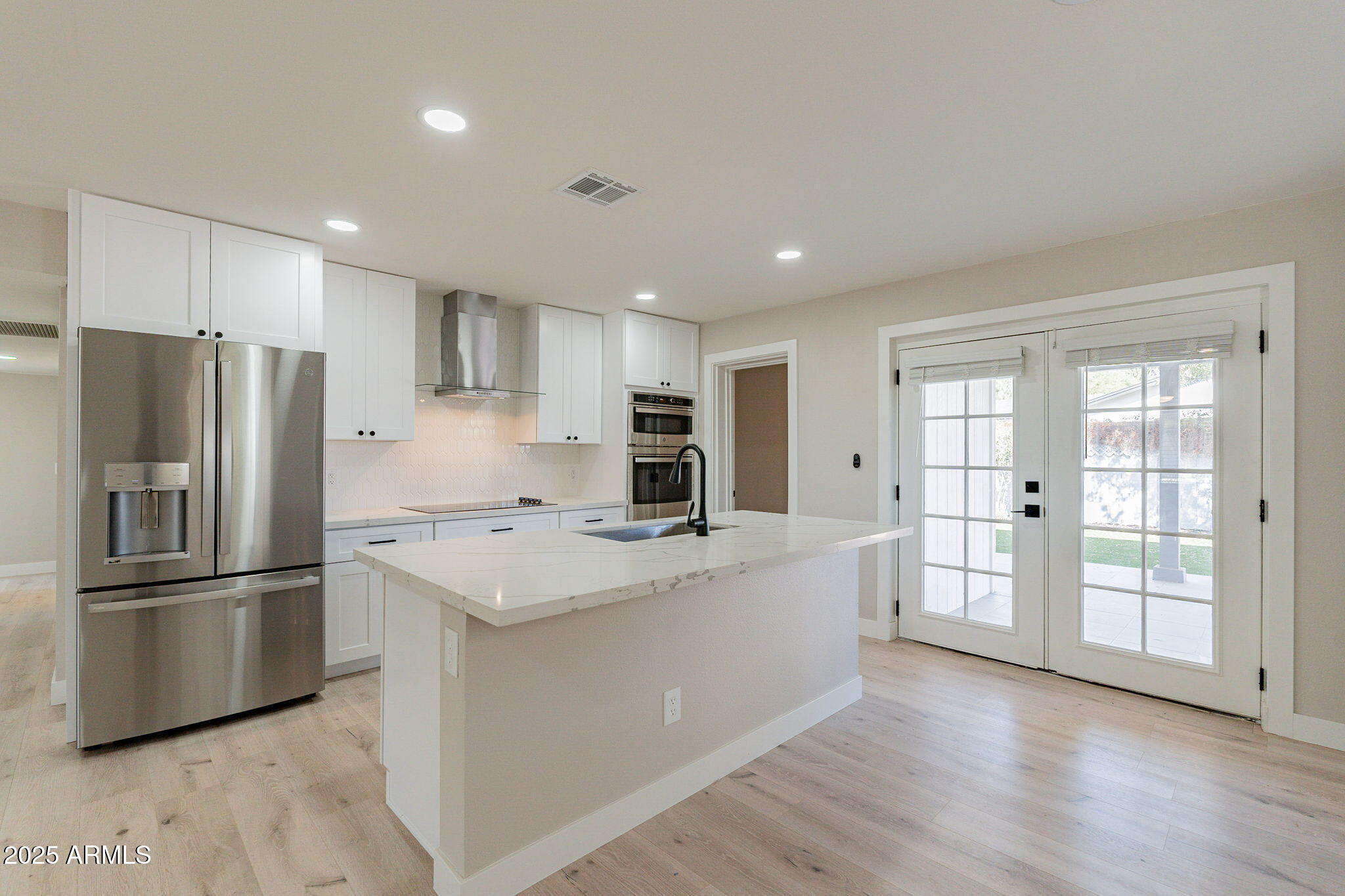 8202 East Piccadilly Road Scottsdale, AZ 85251 - Photo 13 of 35 Kitchen