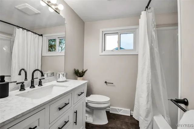 $449,900 | 12 Arrow Trail, Lancaster, NY 14086