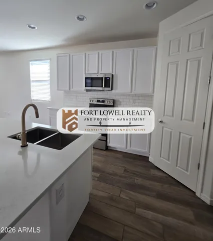 $2,300 | 2117 North 209th Lane, Buckeye, AZ 85396