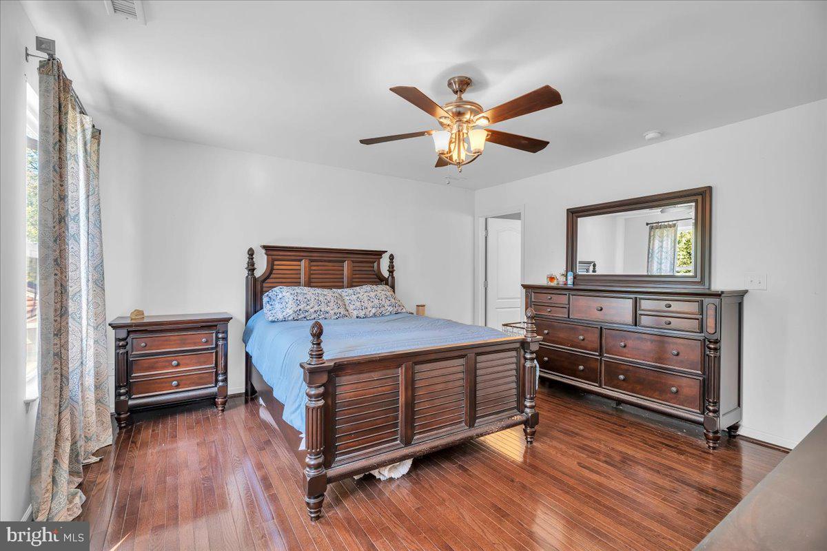 11 Evergreen Road Mount Laurel, NJ 08054 - Photo 20 of 49 Serene bedroom with classic charm.