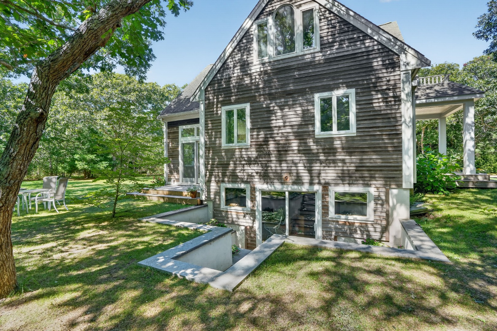 42 Bold Meadow Road Edgartown, MA 02539 - Photo 4 of 46 Gallery Image 4