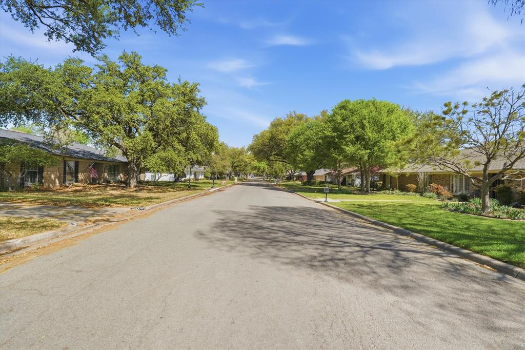 4201 Winding Way Benbrook, TX 76126 - Photo 33 of 40