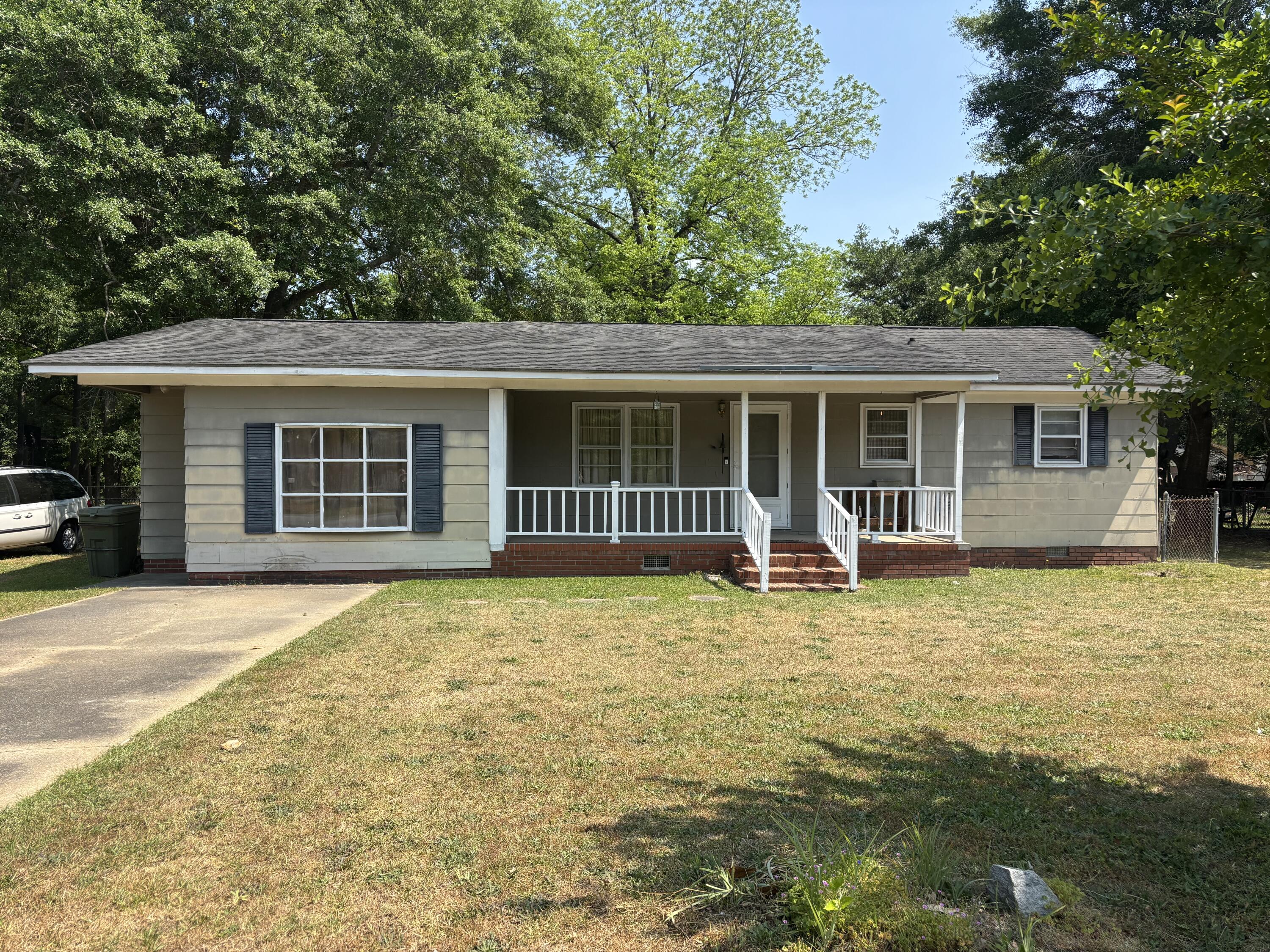 221 Cuttino Road Sumter, SC 29150 - Photo 2 of 32 IMG_7548