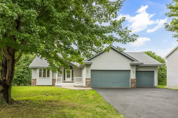$400,000 | 25736 18th Street West, Zimmerman, MN 55398