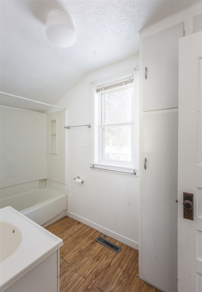 4020 Hilltop Road Grawn, MI 49637 - Photo 19 of 26 1858253-18.JPG