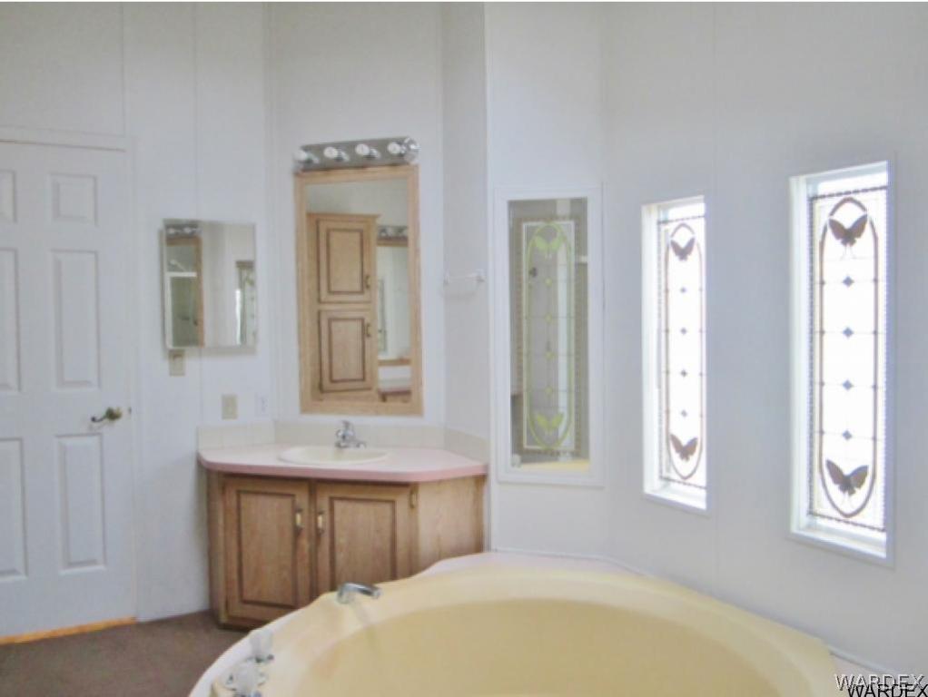 709 Aztec Road Golden Valley, AZ 86413 - Photo 20 of 36 Dual Sinks