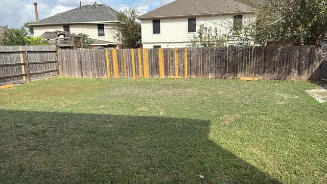 $260,000 | 6622 Sutton Meadows Drive, Houston, TX 77086