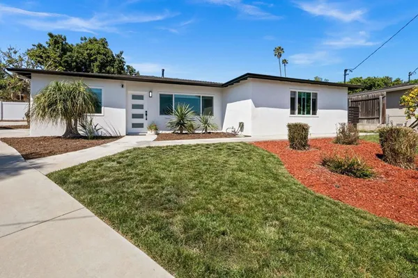 $929,900 | 527 Mynah Place, Vista, CA 92083