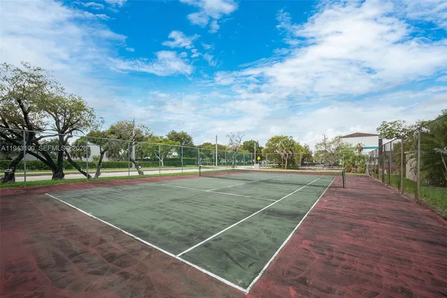 $330,000 | 10875 Southwest 112th Avenue, Unit 118, Miami, FL 33176