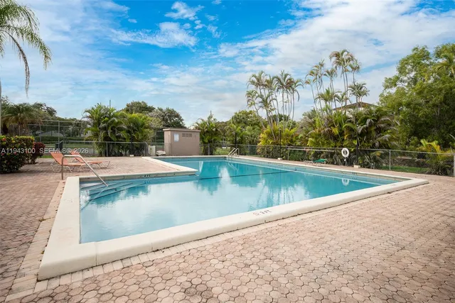 $330,000 | 10875 Southwest 112th Avenue, Unit 118, Miami, FL 33176