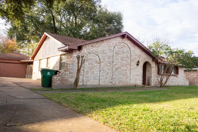 $235,000 | 11607 High Star Drive, Houston, TX 77072