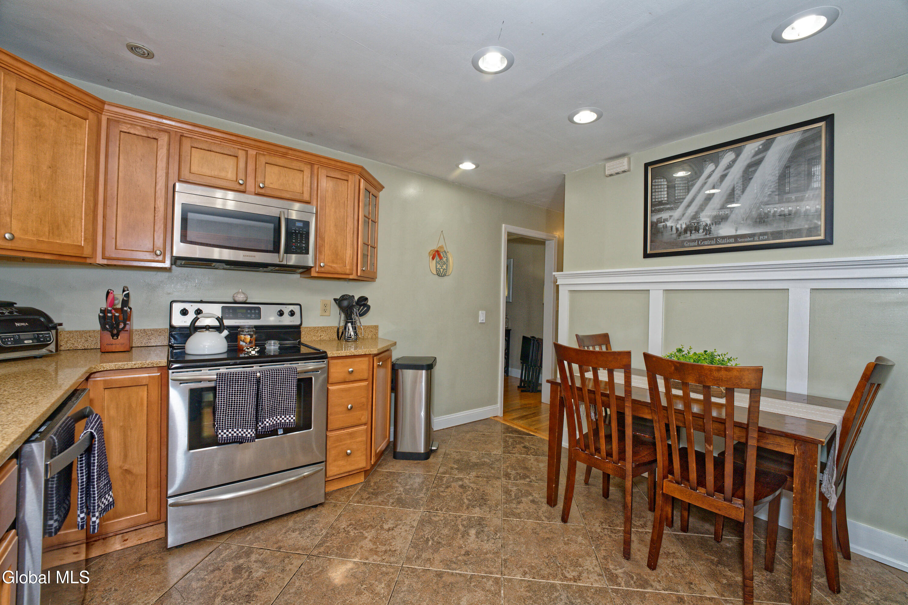 3580 River Road Rensselaer, NY 12144 - Photo 13 of 51 Kitchen