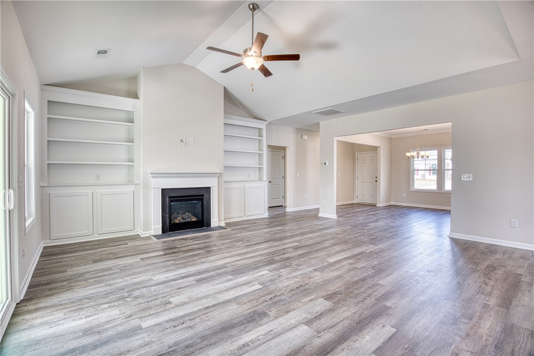 204 Bellflower Lane Pendleton, SC 29670 - Photo 23 of 44 Living Room