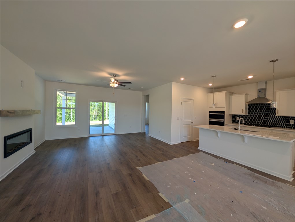 204 Bellflower Lane Pendleton, SC 29670 - Photo 5 of 22 Living Room