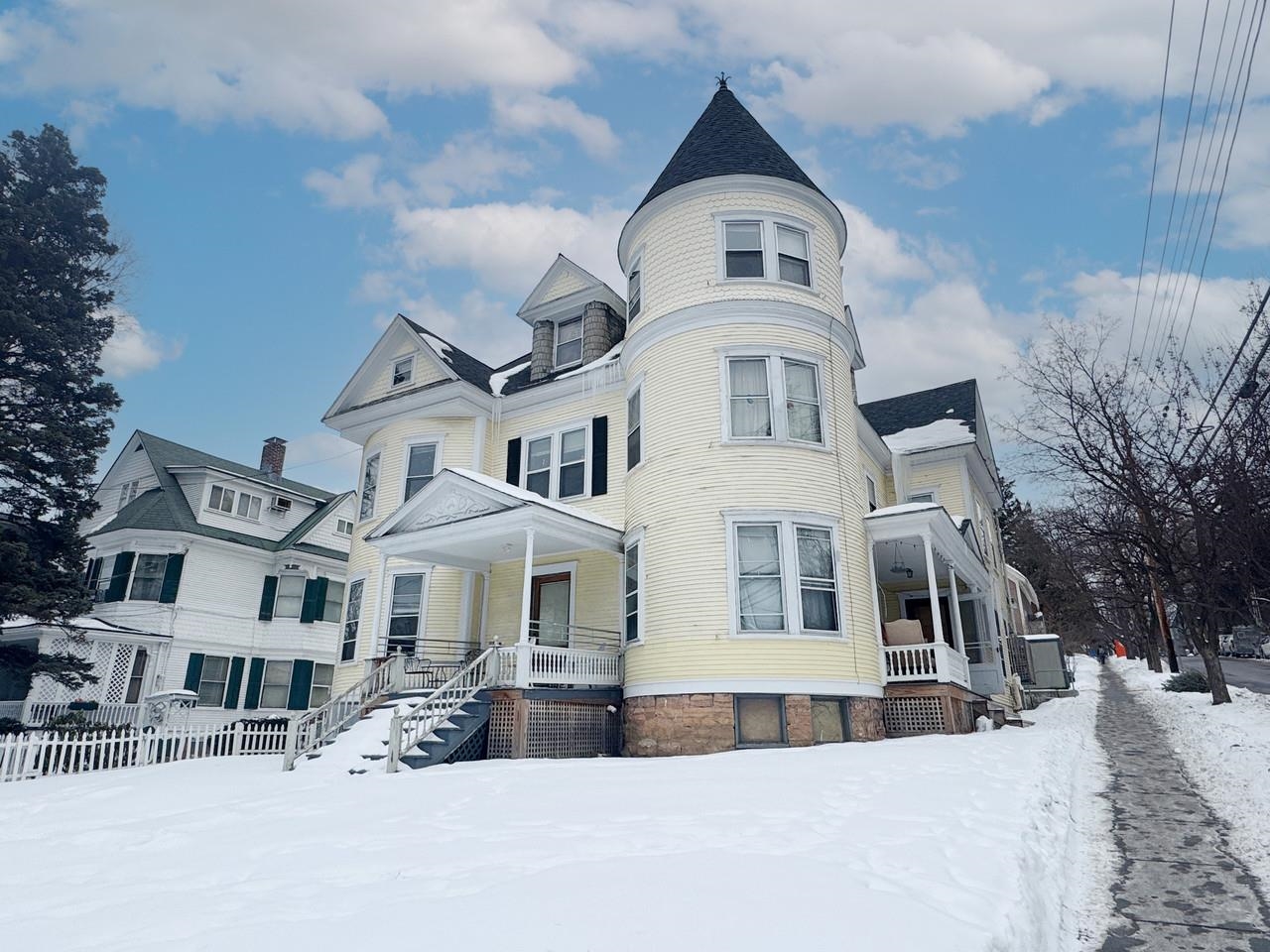 222 South Union Street Burlington, VT 05401 - Photo 1 of 52