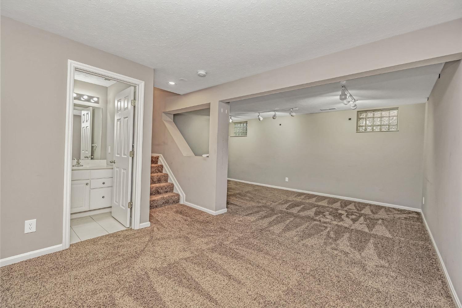 9945 Hunters Ridge Cincinnati, OH 45249 - Photo 27 of 48