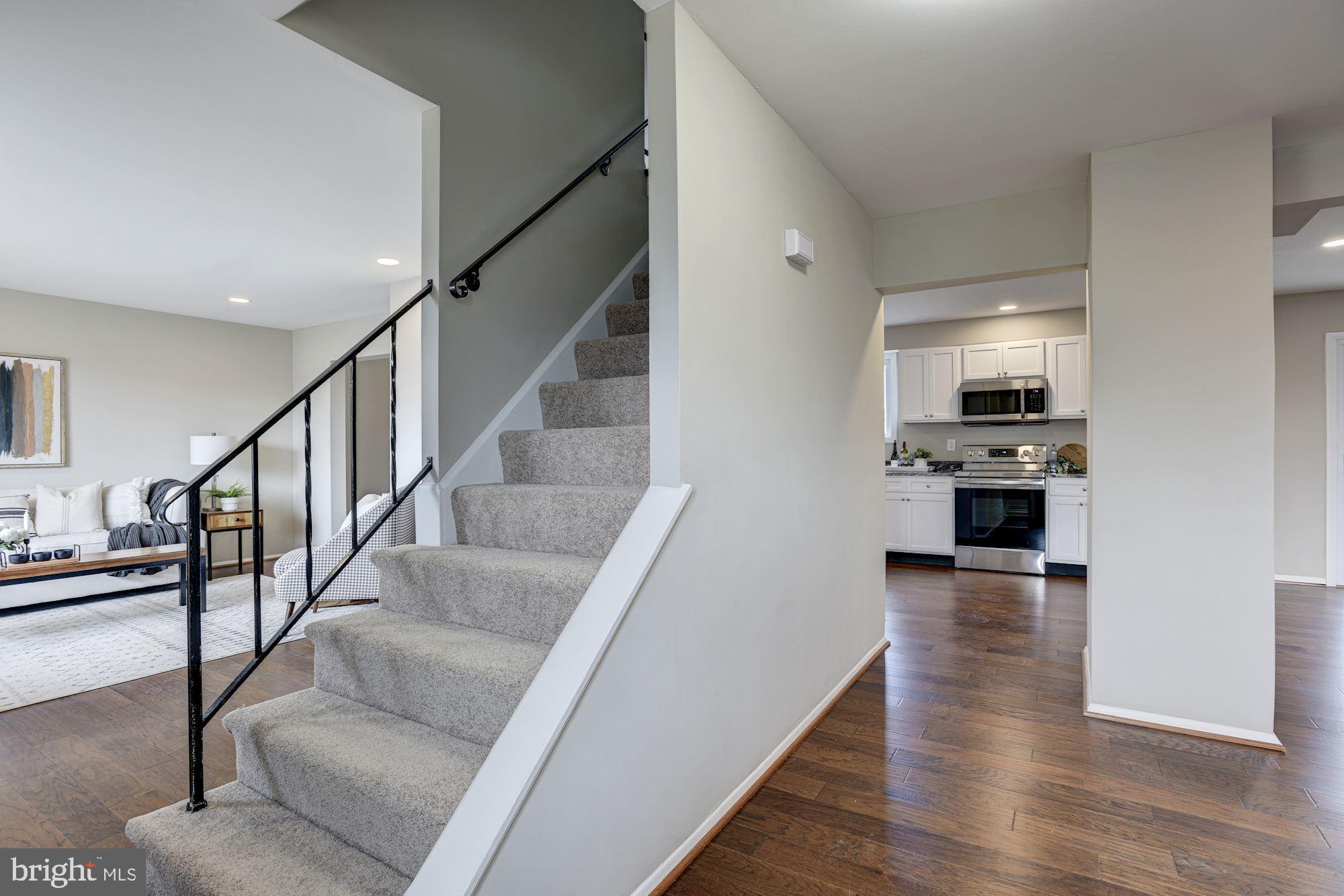 3941 Carthage Road Randallstown, MD 21133 - Photo 4 of 33 Foyer
