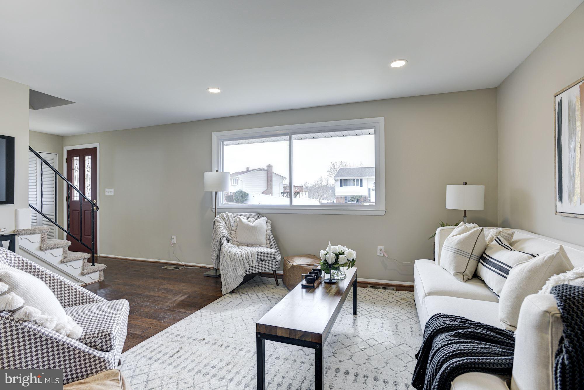 3941 Carthage Road Randallstown, MD 21133 - Photo 6 of 33 Living Room