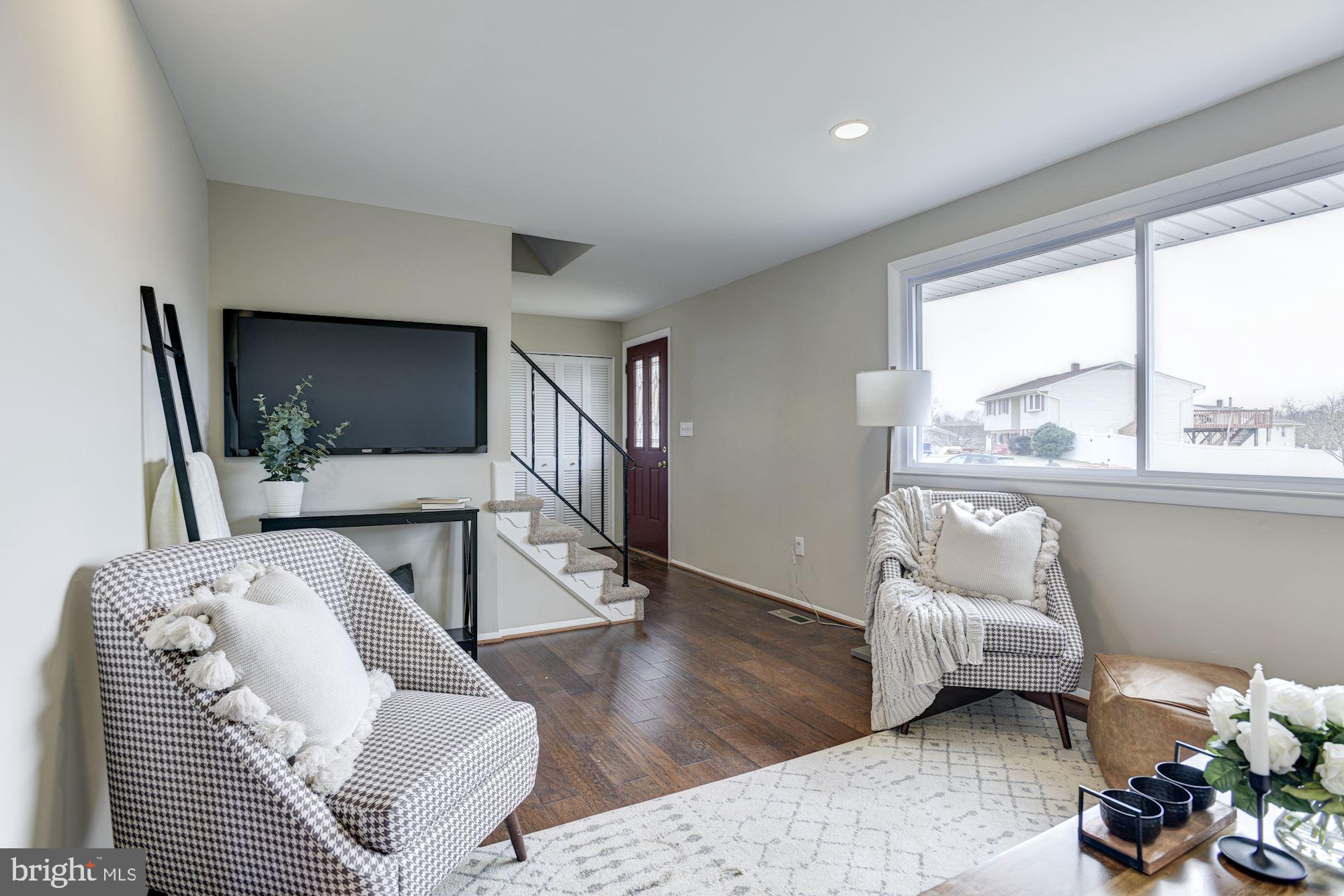 3941 Carthage Road Randallstown, MD 21133 - Photo 7 of 33 Living Room